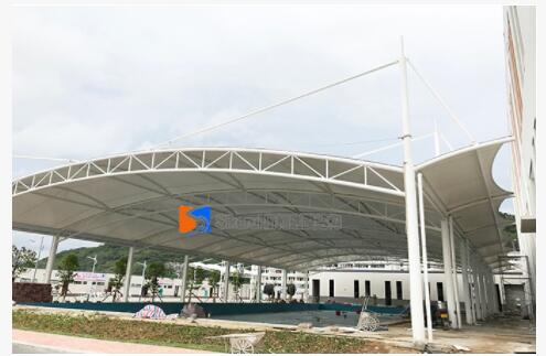 膜(mo)結構遮陽(yang)棚的種(zhong)類有(you)哪(na)些(xie)