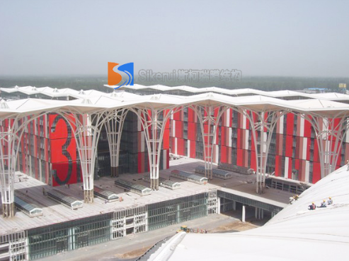 張(zhang)拉膜公(gong)司(si)詳(xiang)解(jie)張拉膜(mo)的三箇特(te)點(dian)