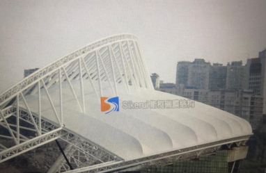 服(fu)務(wu)週(zhou)到(dao)的(de)膜(mo)結(jie)構公司(si)的産(chan)品(pin)有(you)哪些(xie)優(you)點？