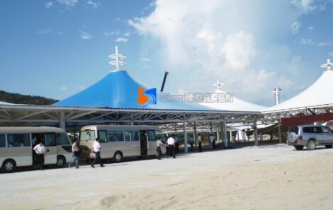 膜結(jie)構(gou)停車棚的(de)特(te)點有哪(na)些