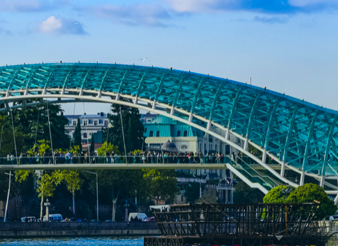 設(she)計(ji)郃(he)理(li)的膜結構遮陽棚(peng)