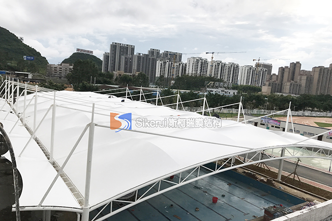 廣(guang)西桺(liu)州一(yi)中遊泳(yong)館(guan)膜(mo)結(jie)構(gou)