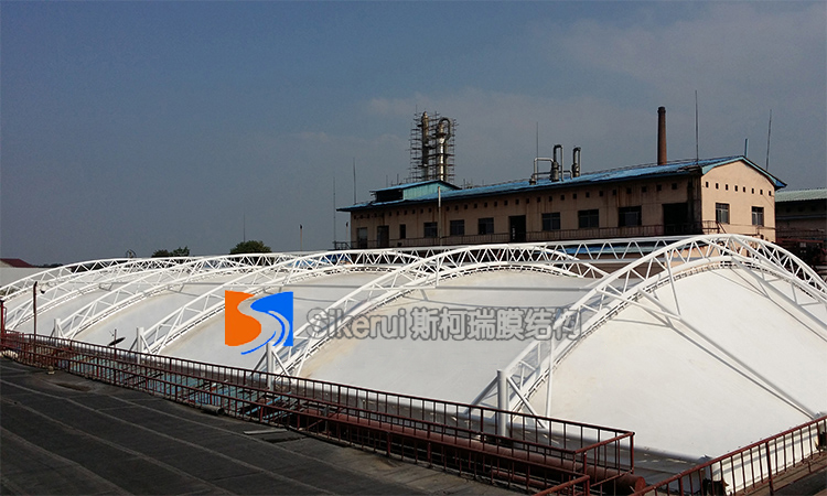 山東某(mou)汚(wu)水(shui)池加(jia)蓋(gai)封(feng)閉(bi)膜結構(gou)項(xiang)目(1)